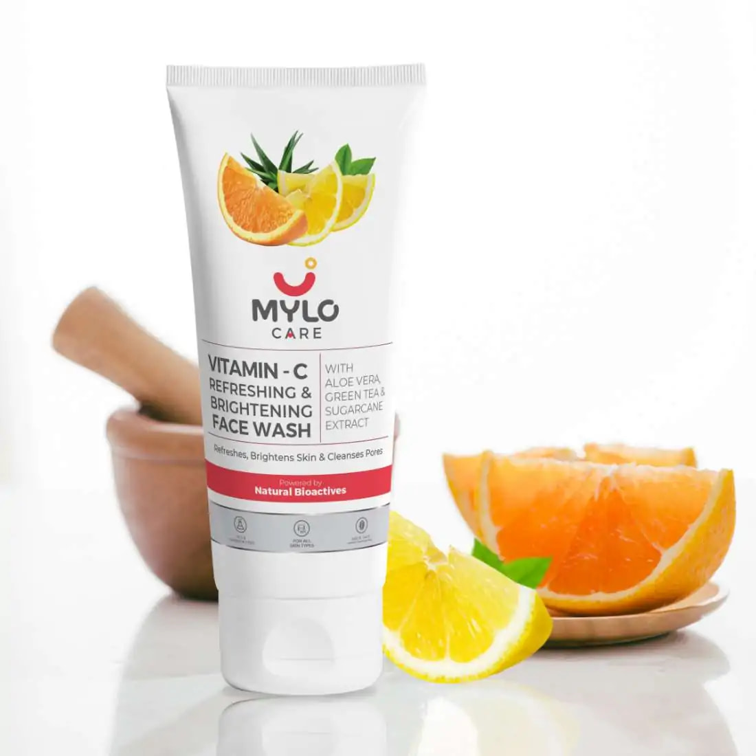 Mylo Vitamin C Refreshing & Brightening Face Wash (100 ml)