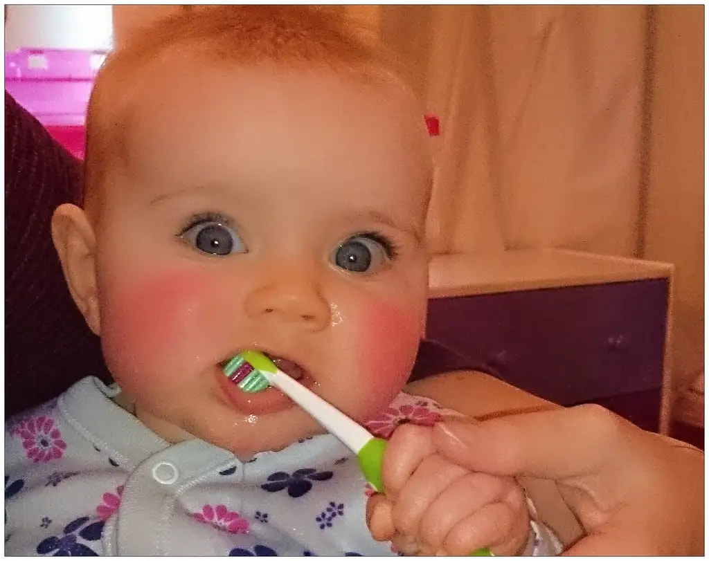 Baby Oral Care: When to Start Brushing Baby's Teeth